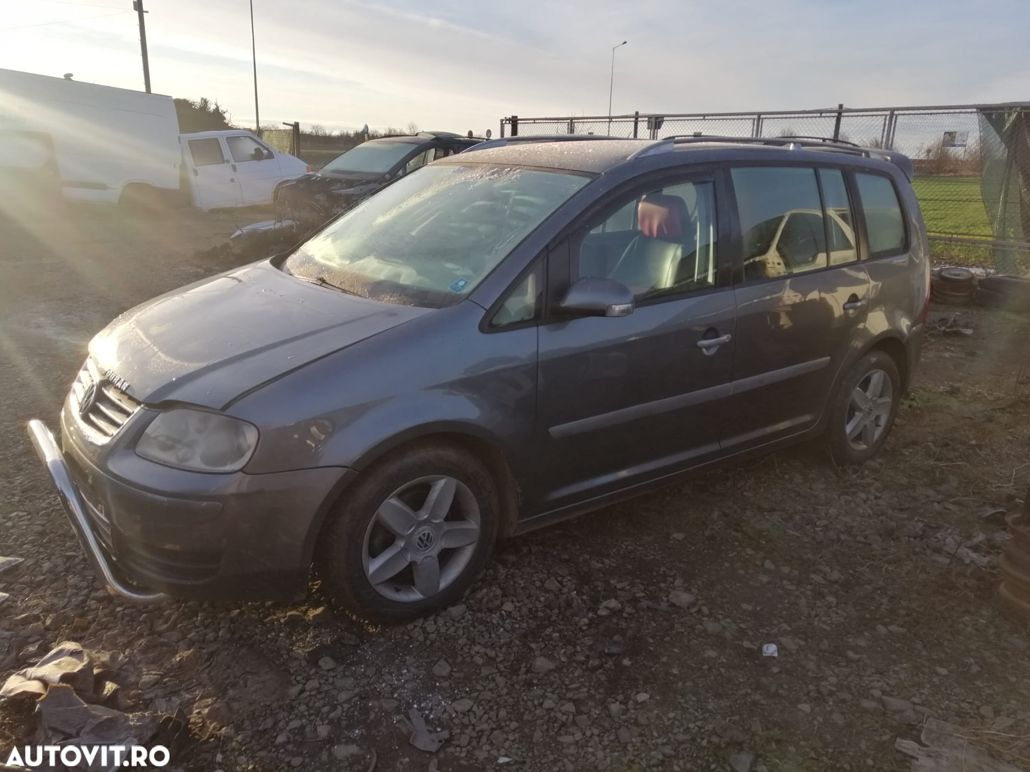 Dezmembre VW Touran 2.0 TDI - 3
