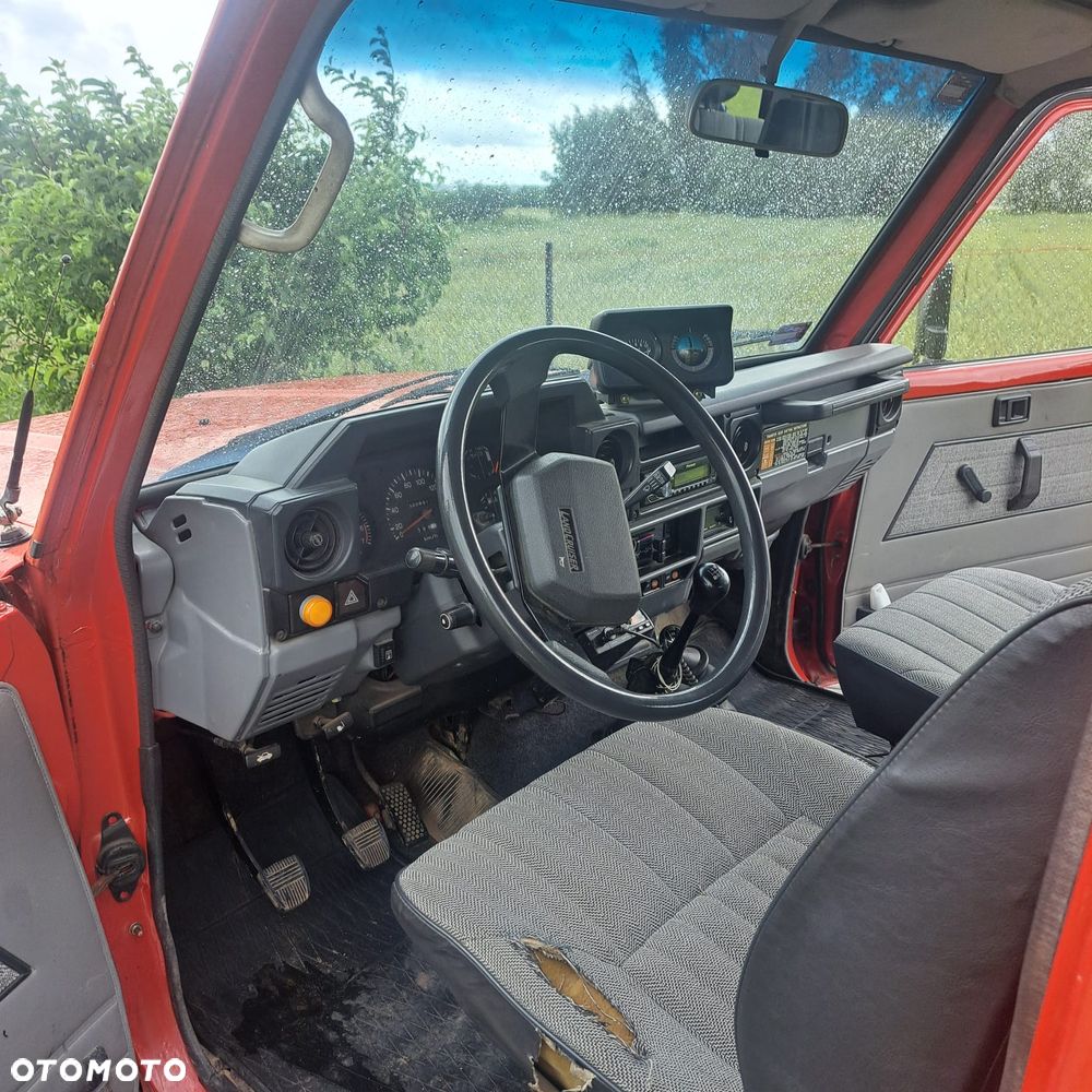 Toyota Land Cruiser RJ70 - 8