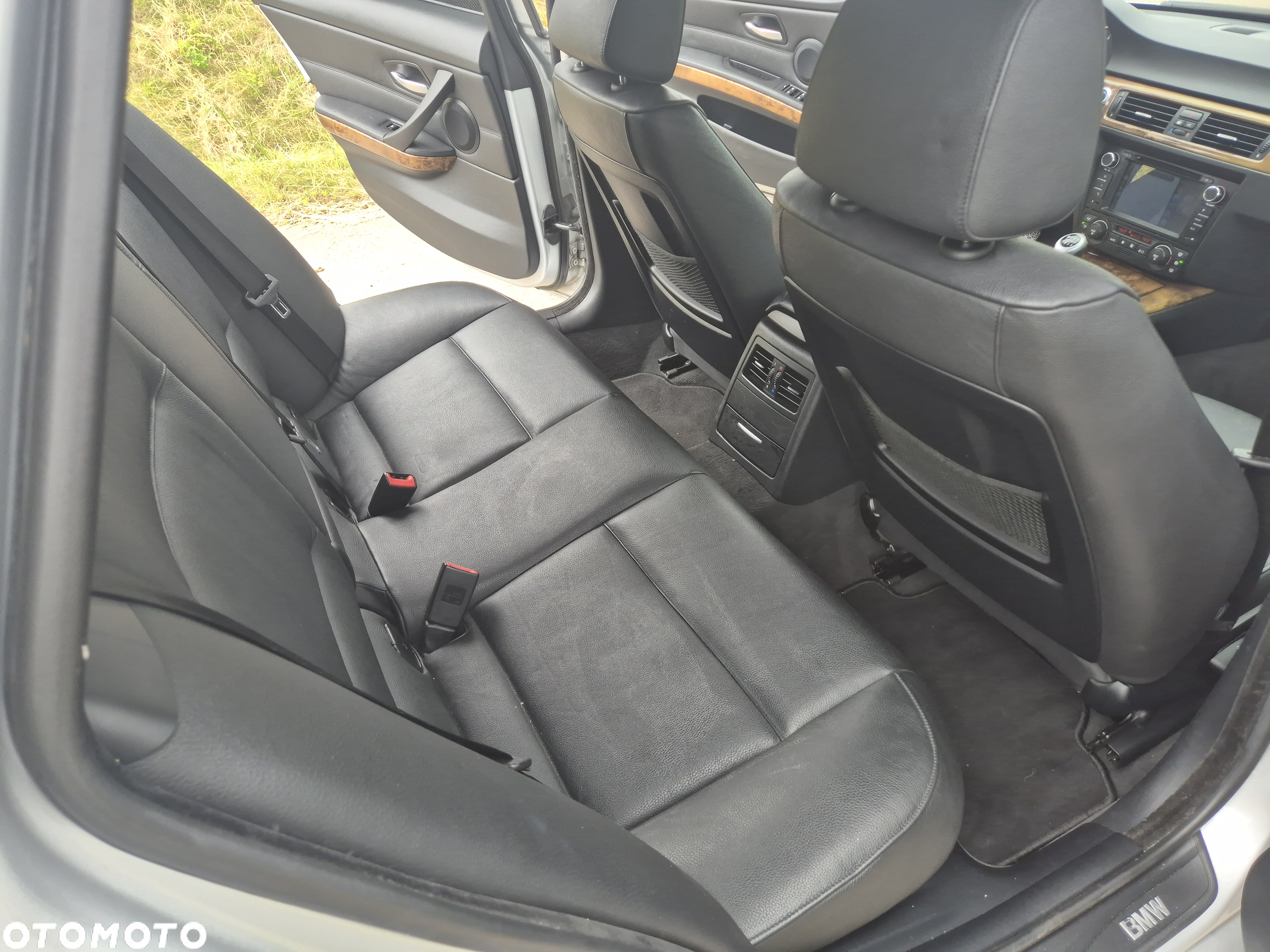 BMW Seria 3 325i Touring - 13
