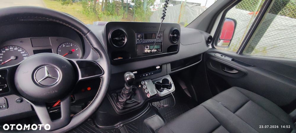 Mercedes-Benz Sprinter - 8