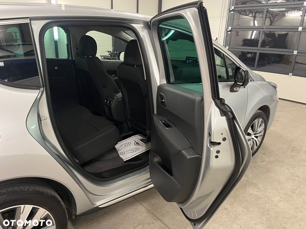 Peugeot 3008 HDi FAP 115 Style - 16