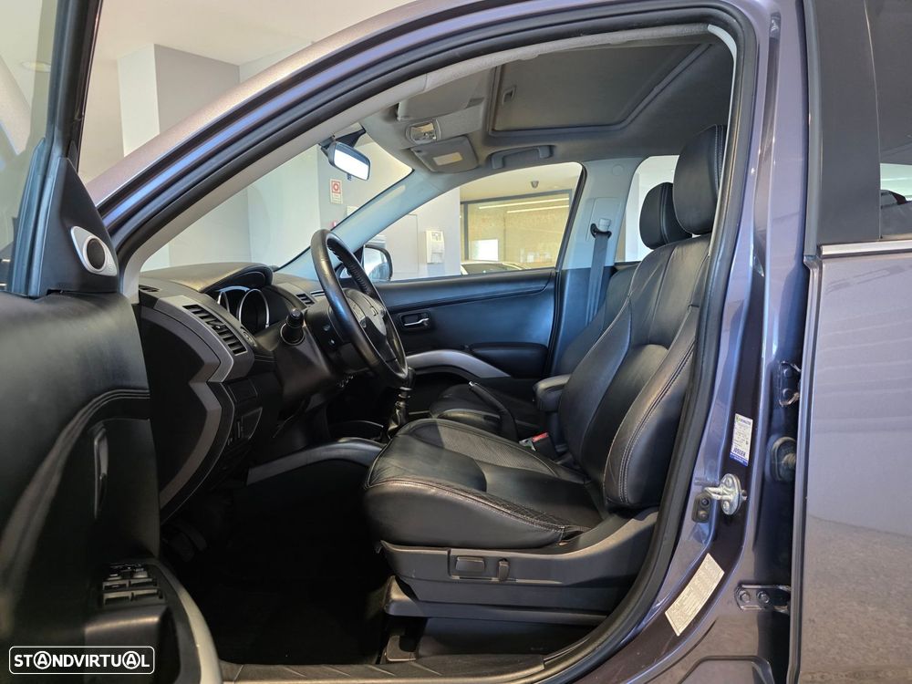 Mitsubishi Outlander 2.2 DI-D Instyle Navi - 10