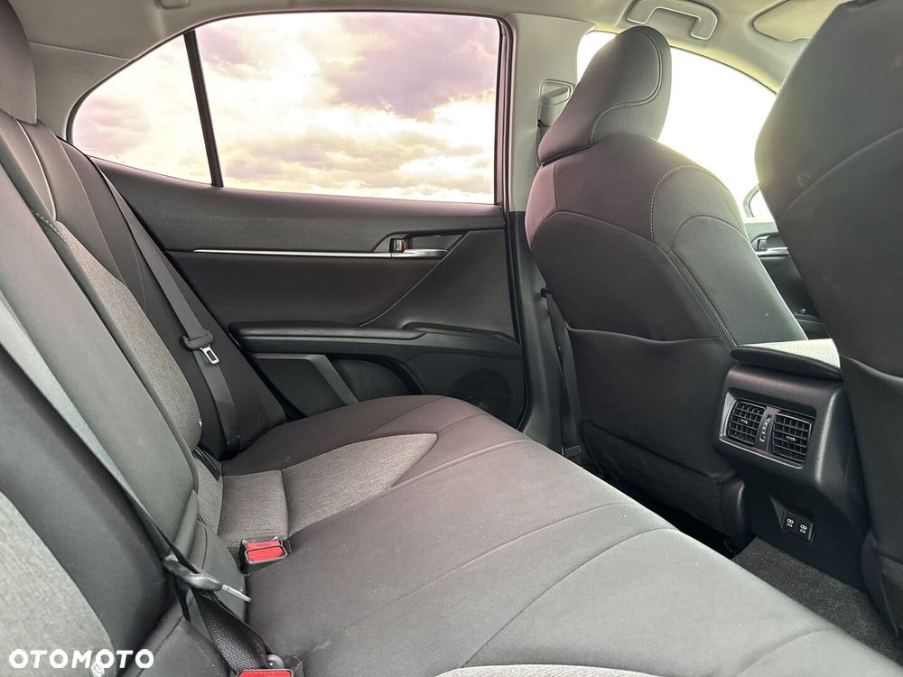 Toyota Camry - 11