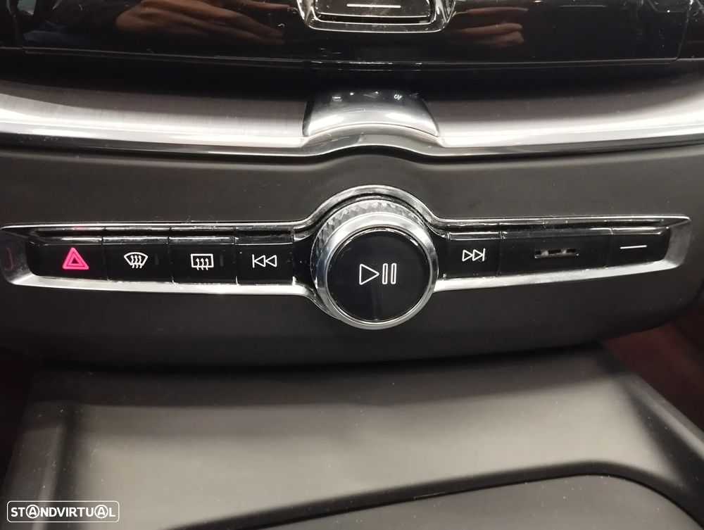 Volvo XC 60 2.0 T6 PHEV Inscription AWD - 37