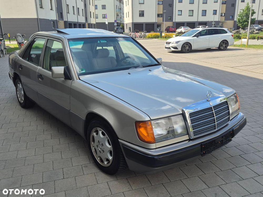 Mercedes-Benz W124 (1984-1993) - 30