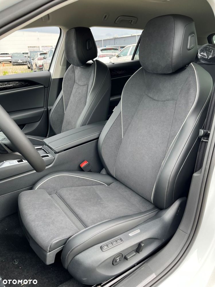 Volkswagen Passat Variant 2.0 TDI SCR Elegance DSG - 9