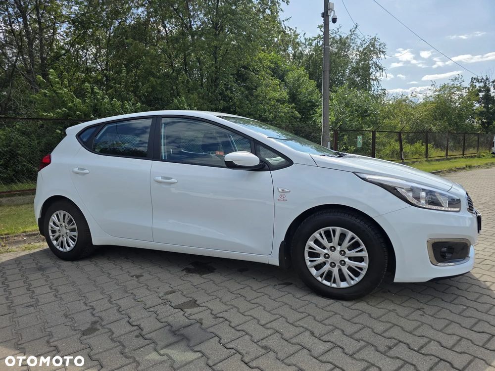 Kia Ceed 1.4 L Business Line Plus - 21