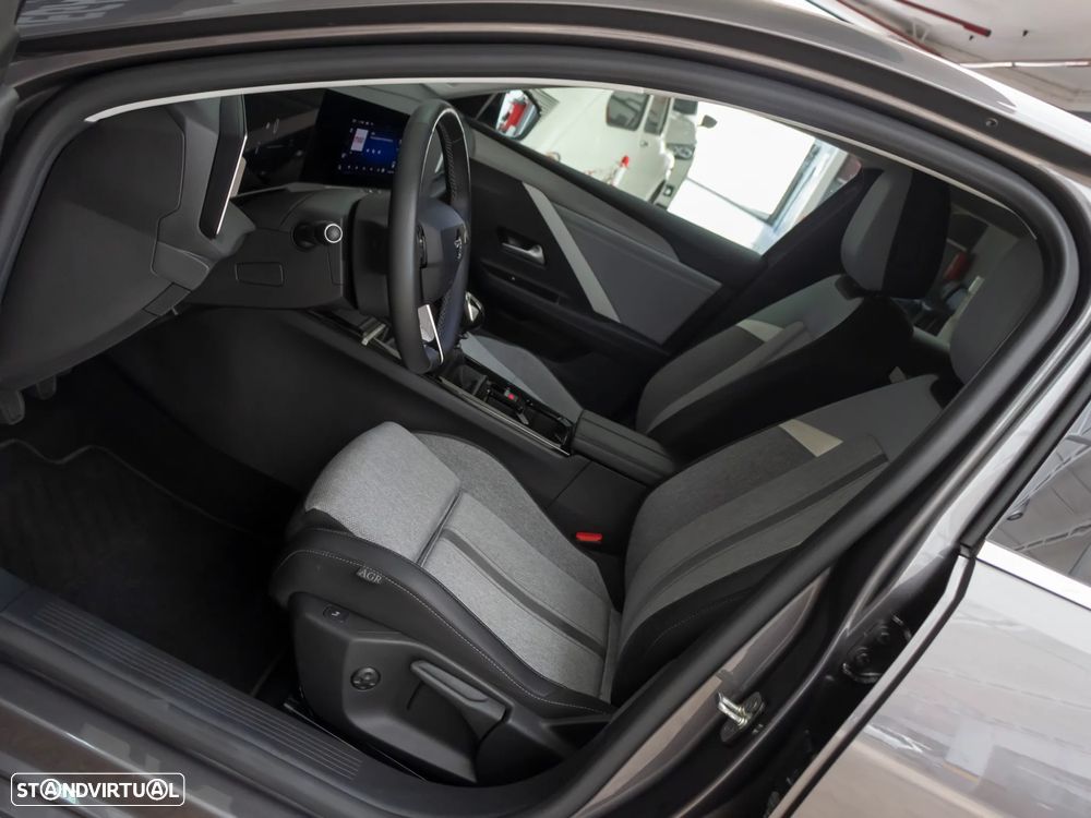 Opel Astra 1.2 T Elegance - 16
