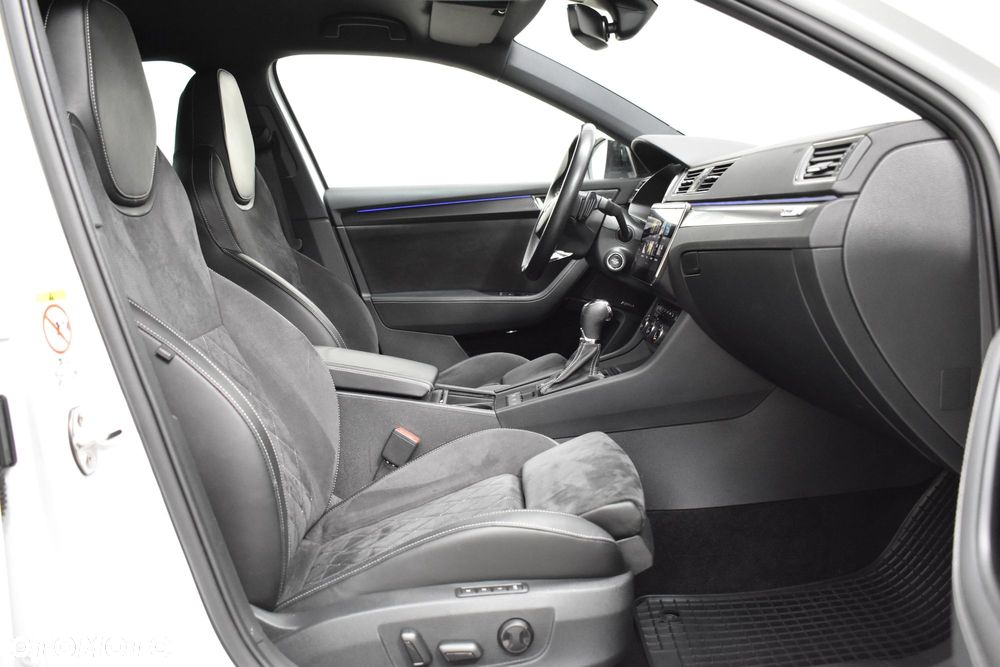 Skoda Superb 1.4 TSI Plug-In Hybrid Sportline DSG - 21