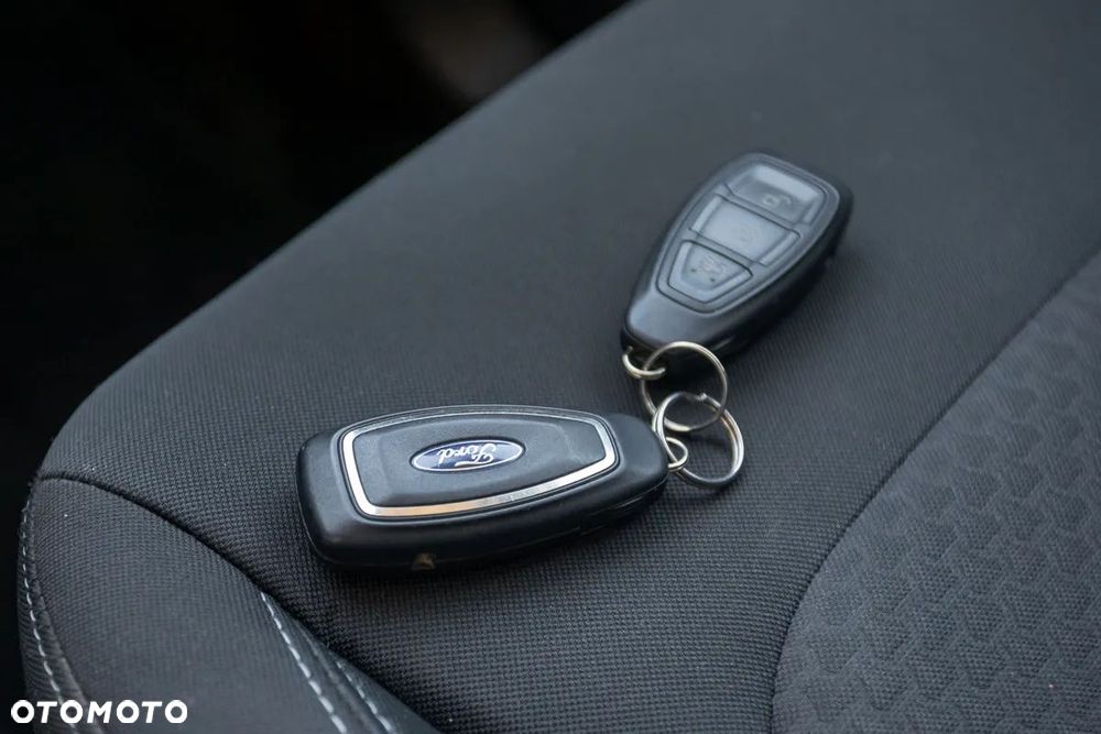 Ford Kuga 2.0 TDCi 4x4 Titanium - 24