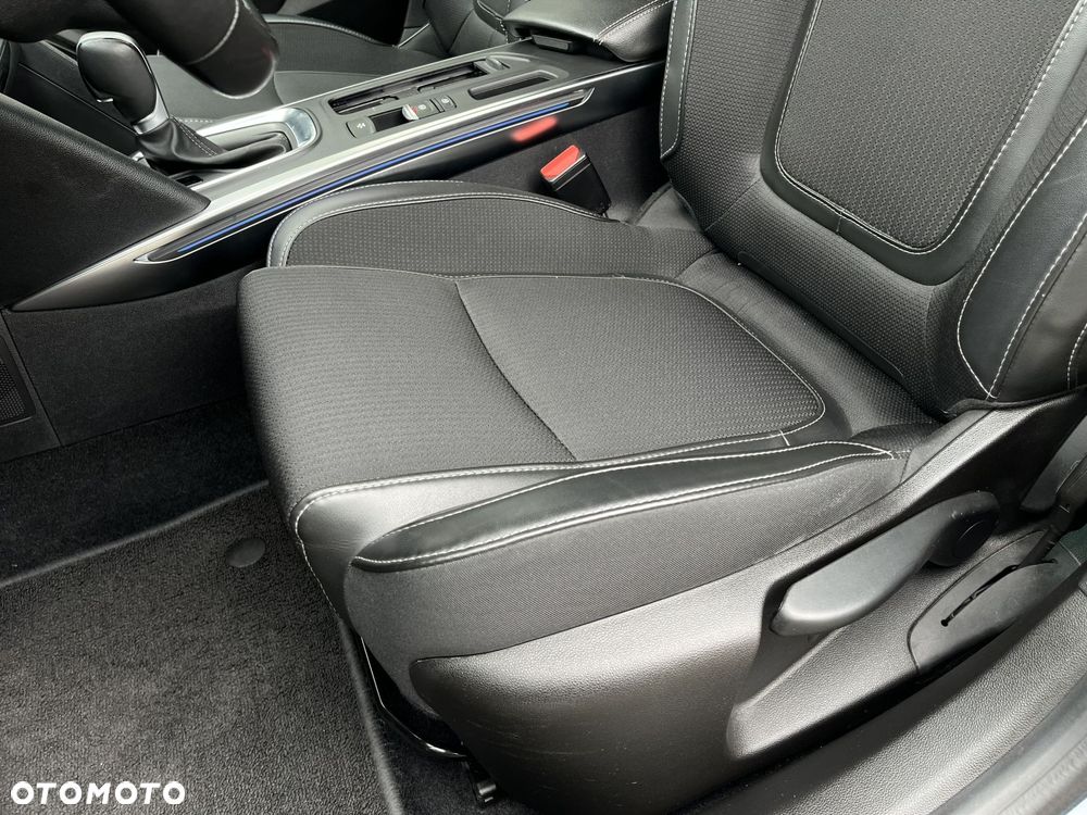Renault Megane 1.3 TCe FAP Techno EDC - 12