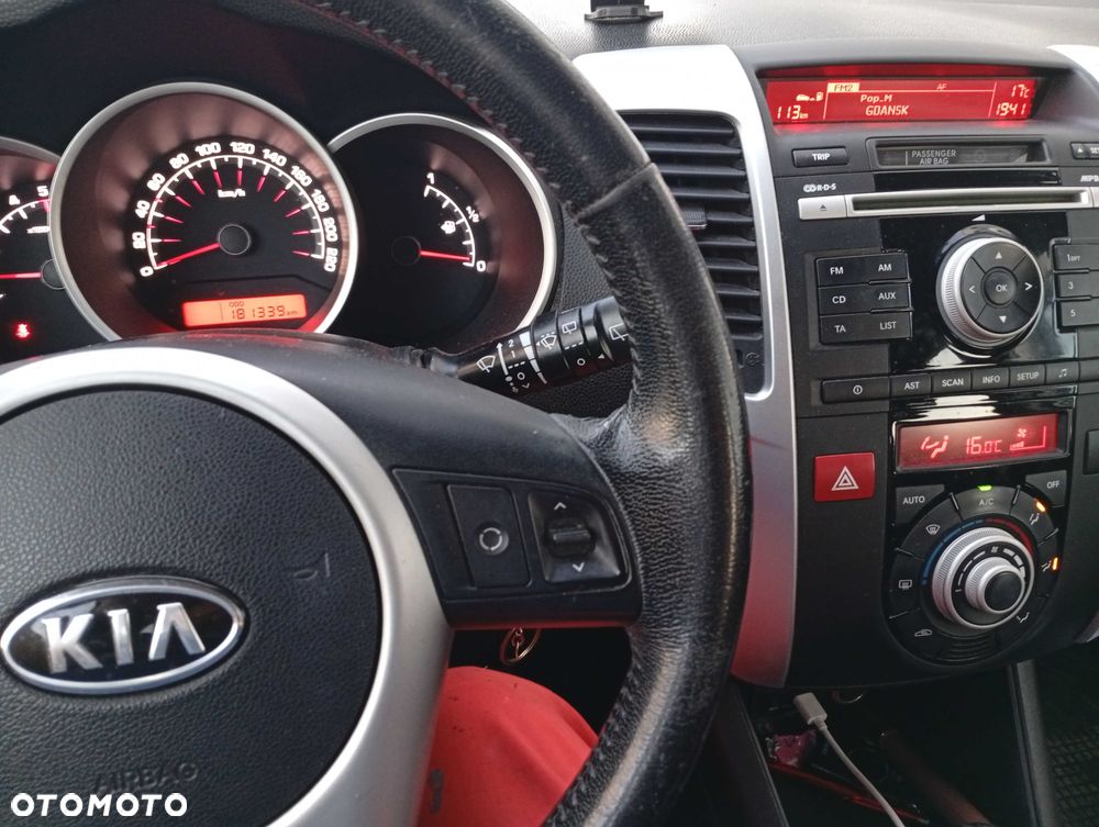 Kia Venga - 4