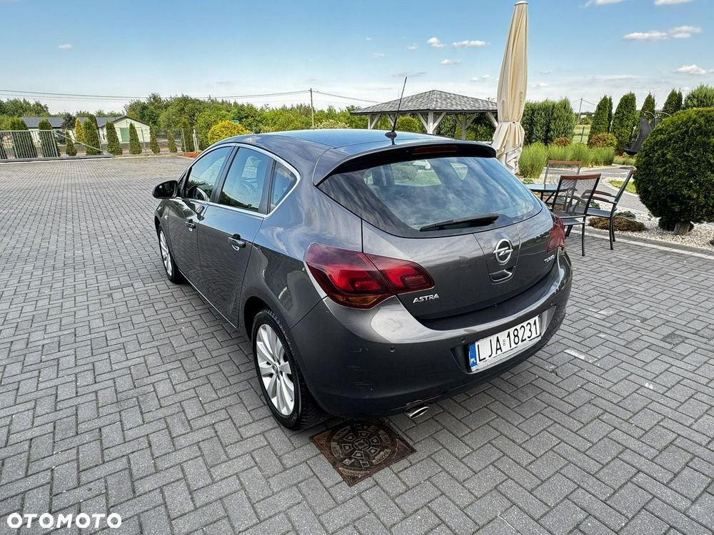 Opel Astra - 10