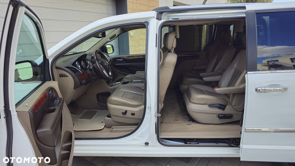 Chrysler Town & Country 3.6 Limited - 24