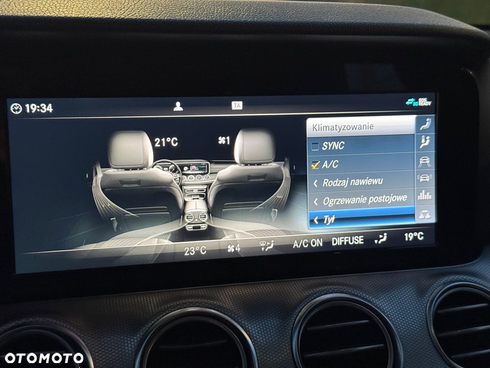 Mercedes-Benz Klasa E 220 d 4-Matic 9G-TRONIC - 13