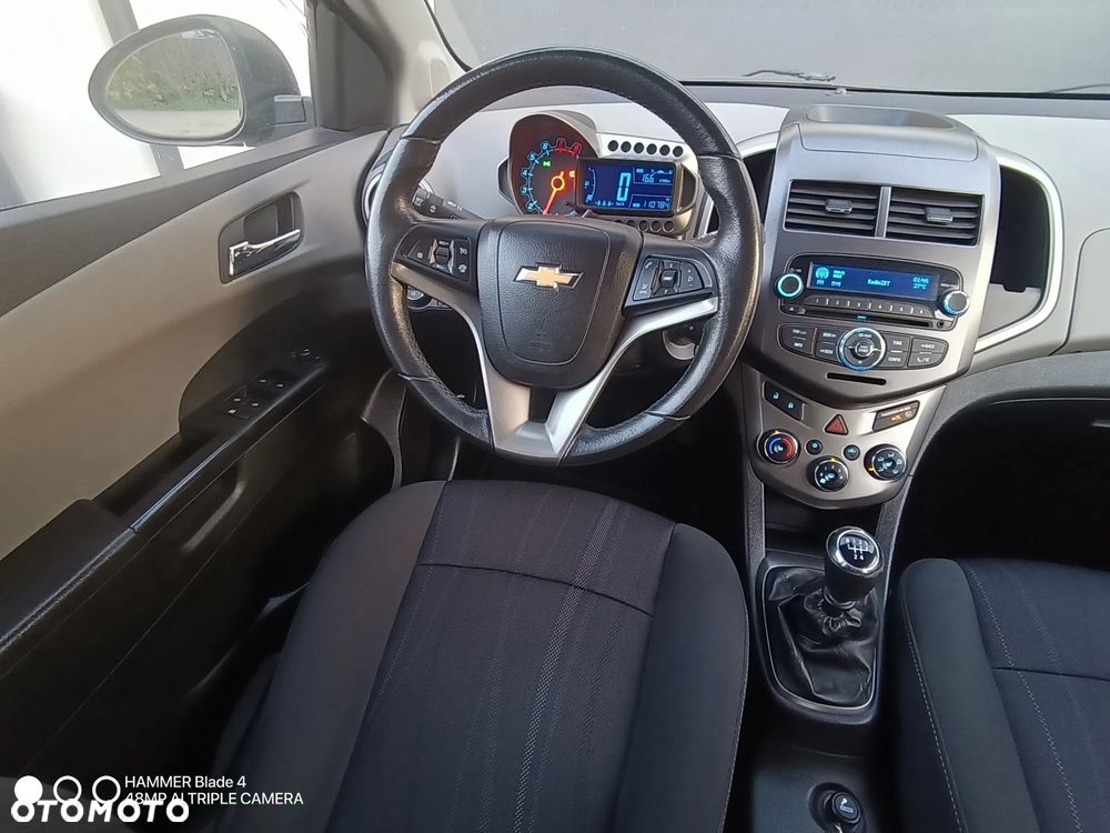 Chevrolet Aveo 1.6 LTZ - 24