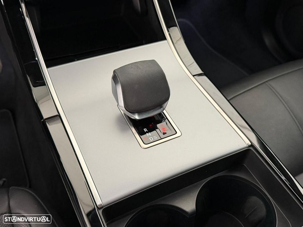 Land Rover Range Rover Evoque 1.5 P300e AWD Auto - 35