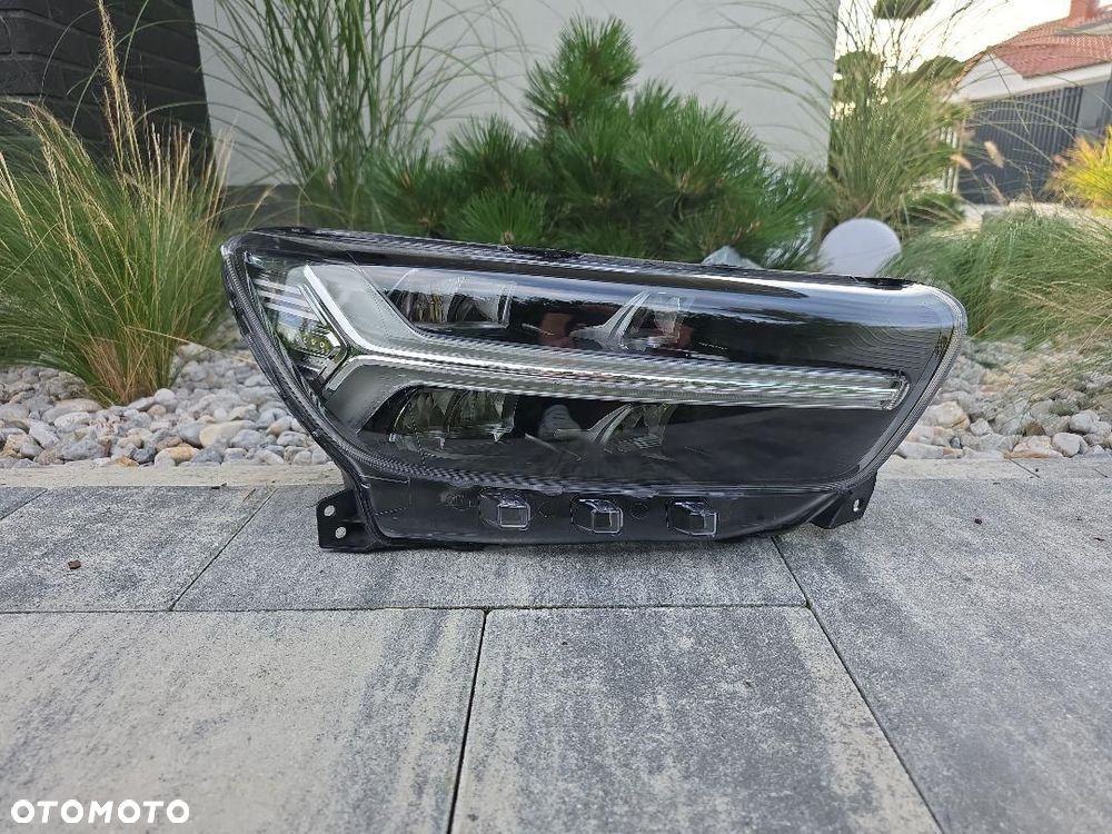 VOLVO XC40 Lampa prawa przód Full Led 31655982 2017-2022 - 1
