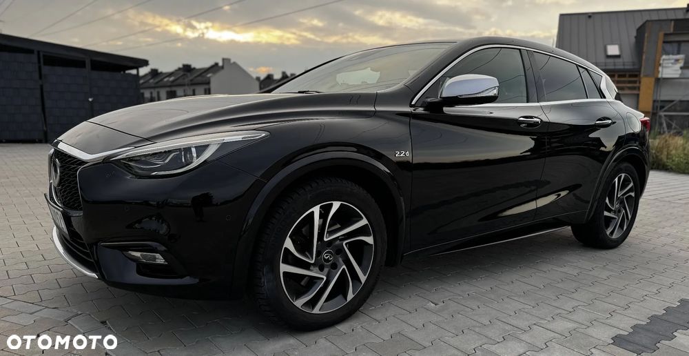 Infiniti Q30 2.2d City Black Edition AWD 7DCT - 1
