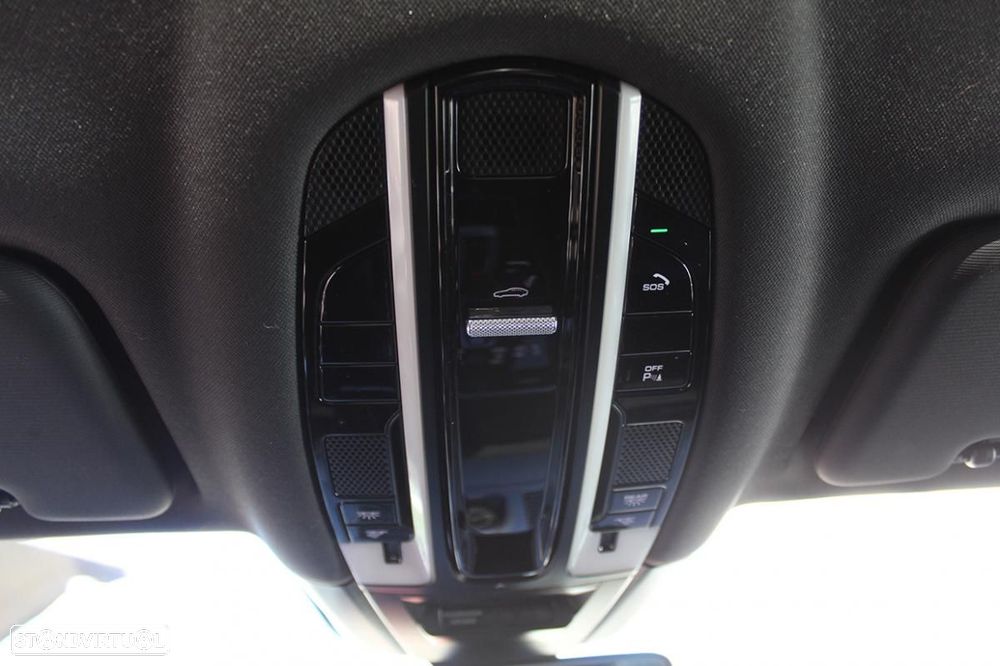 Porsche Cayenne Coupé E-Hybrid - 28