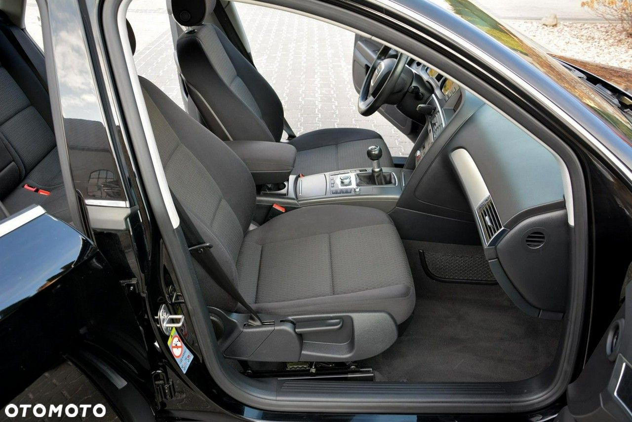 Audi A6 Avant 2.4 - 17