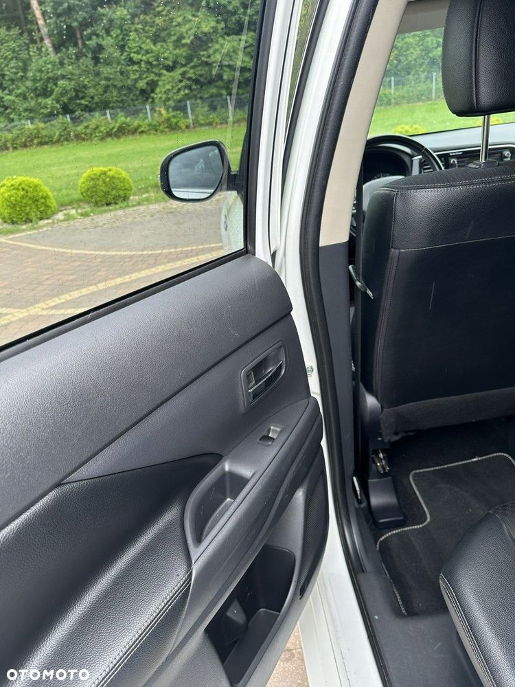Mitsubishi Outlander - 20