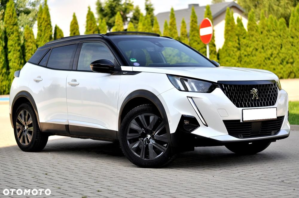 Peugeot 2008 PureTech 130 EAT8 GT - 1