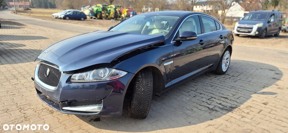Jaguar XF - 3