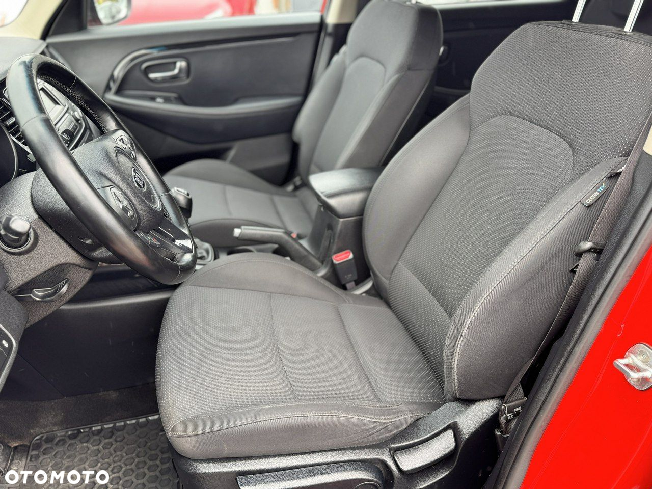 Kia Carens 1.6 GDI XL 7os - 23