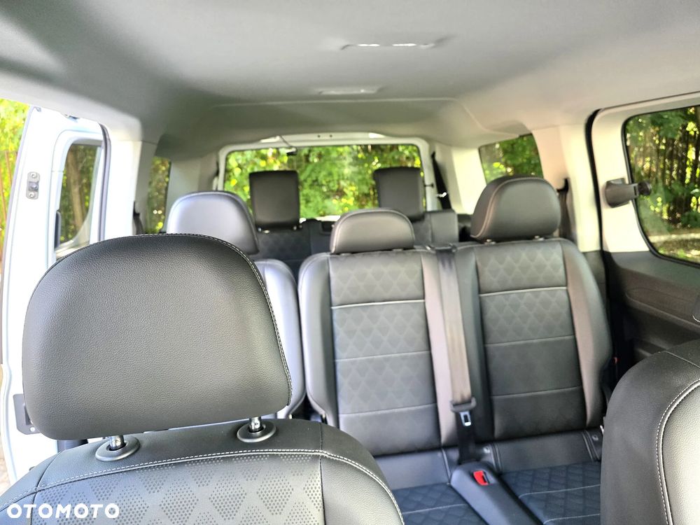 Ford Tourneo Connect Grand - 11
