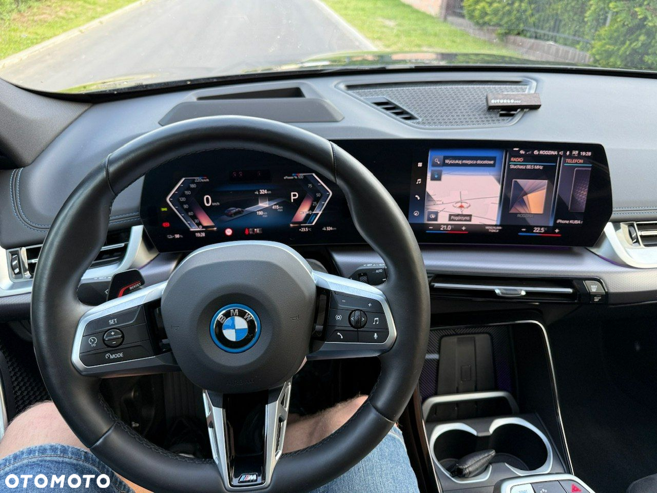 BMW iX1 xDrive30 66.5kWh M Sport - 13