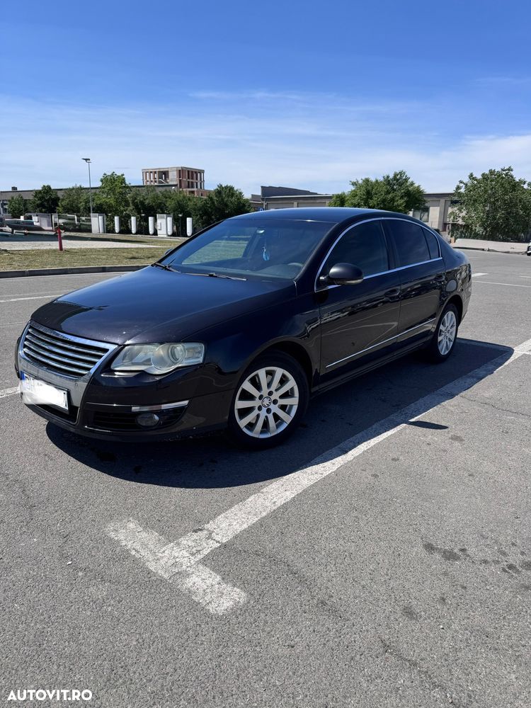Volkswagen Passat - 1