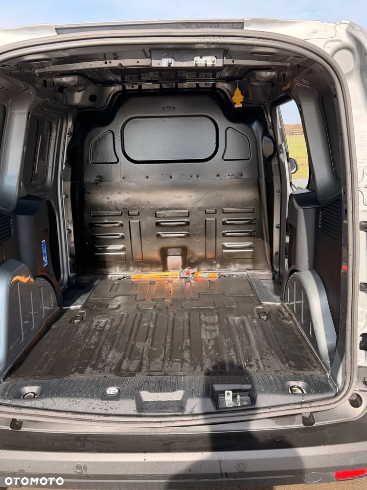 Ford Transit Courier - 2