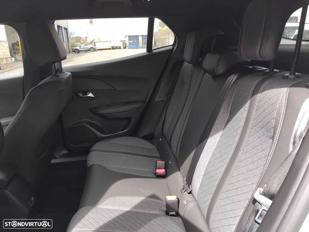 Peugeot 2008 1.2 PureTech Allure - 14