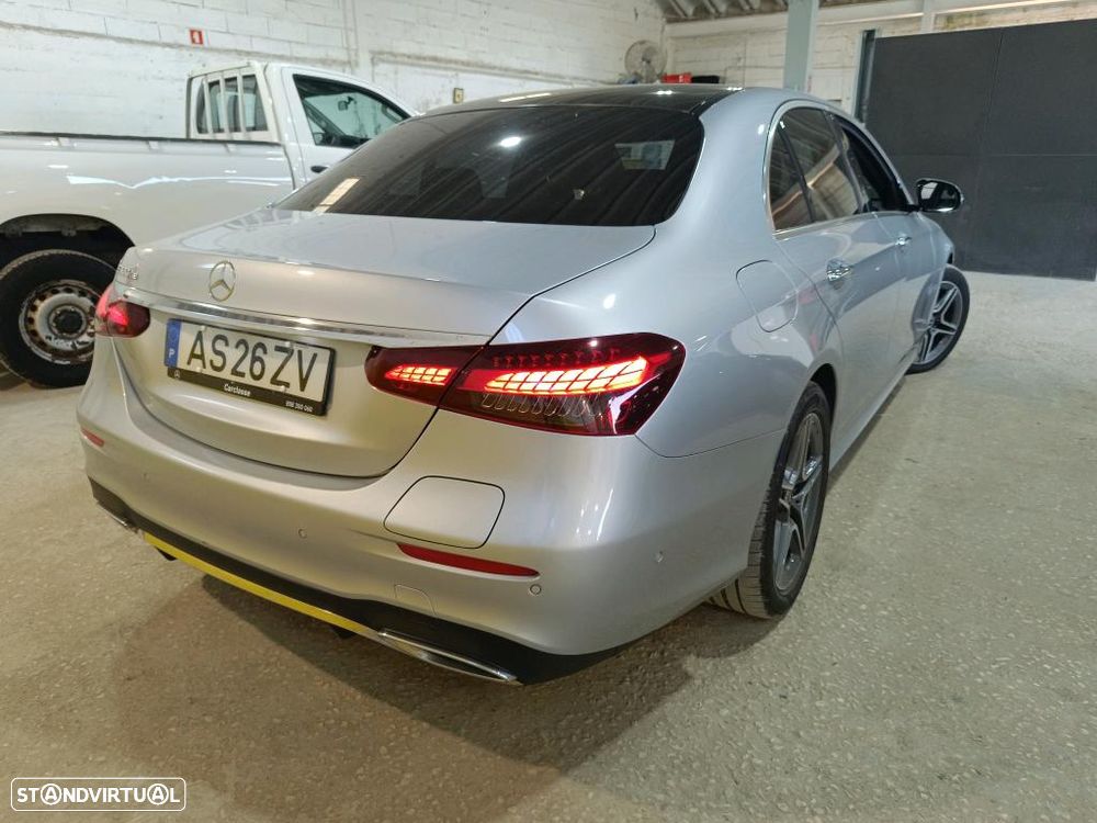 Mercedes-Benz E 300 de AMG Line 4Matic - 4