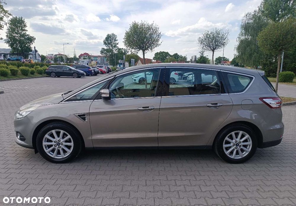 Ford S-Max - 11