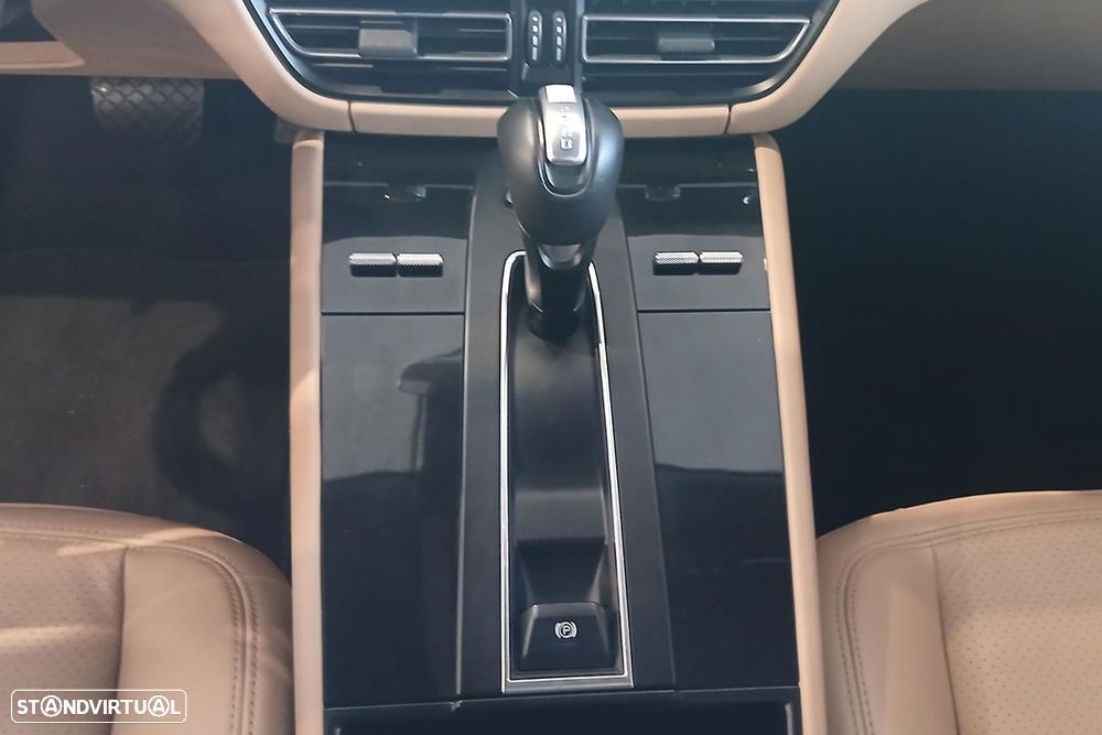 Porsche Macan T - 10