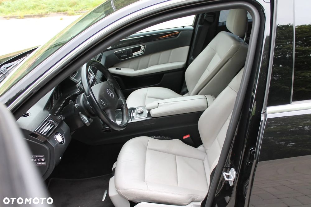 Mercedes-Benz Klasa E 500 4Matic Automatik Avantgarde - 15