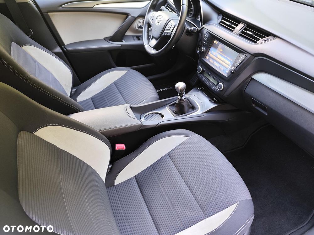 Toyota Avensis - 26