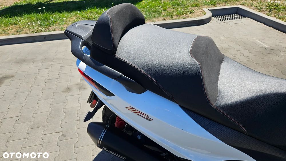 Piaggio MP-3 - 25
