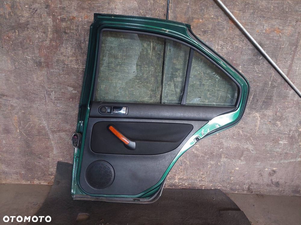 DRZWI KOMPLETNE PRAWY TYŁ VOLKSWAGEN BORA I SEDAN LC6M - 5