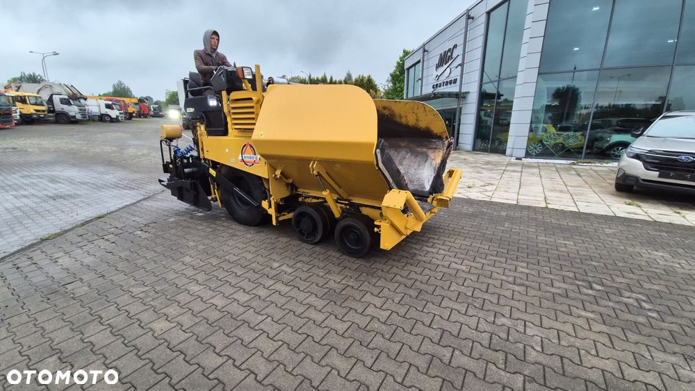 Caterpillar AP 300 / ROZŚCIEŁACZ DO ASFALTU / SERWISOWANY / 1WŁ / WIBRACJE + PODGRZEWANY STÓŁ / MOŻLIWOŚĆ TRANSPORTU - 41