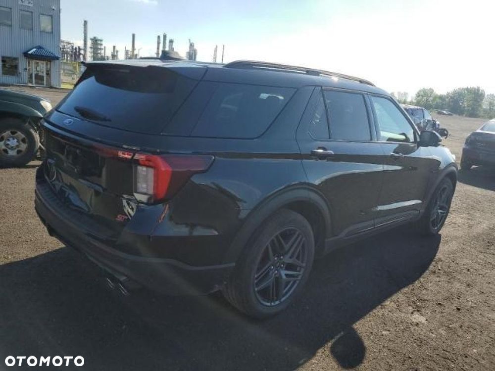 Ford Explorer - 4