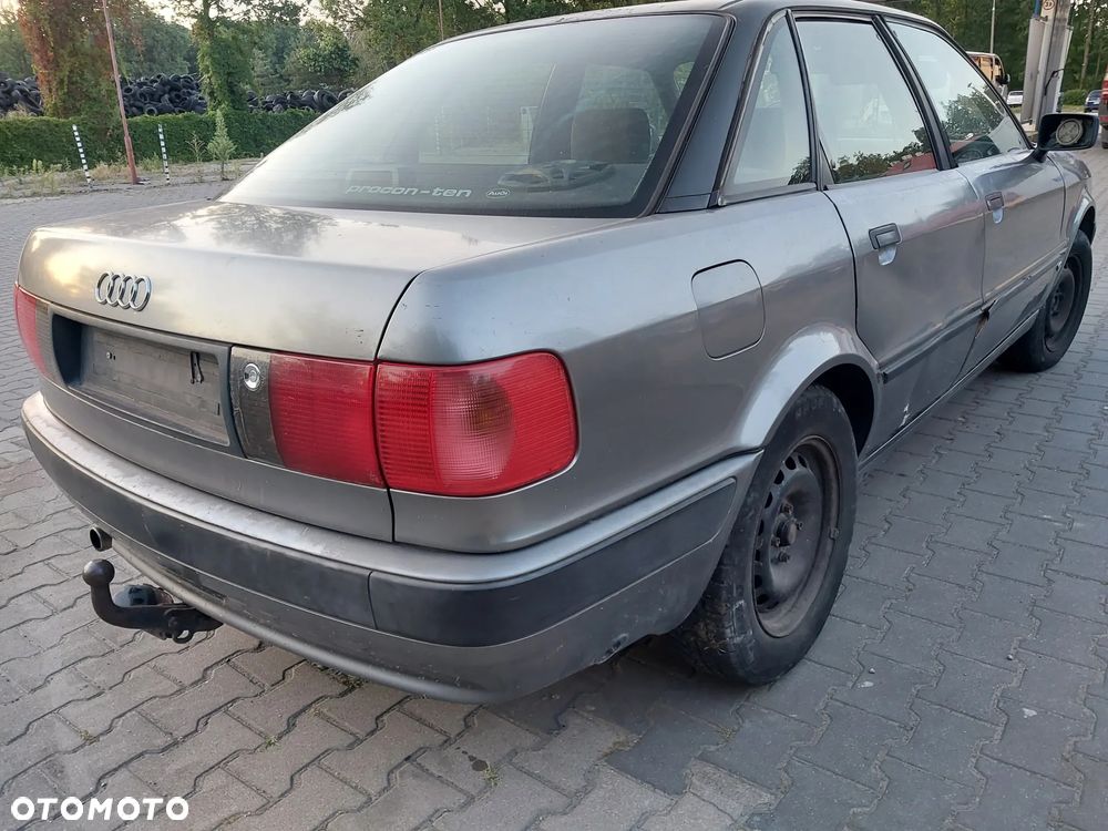 Audi 80 sedan silnik 2.0 Benzyna 115 KM ABK skrzynia biegów CCF drzwi maska klapa zderzak błotnik LY7P szyba przepływomierz przepustnica rura dolotowa przewód cewka aparat maglownica mcperson fotel podsufitka boczek lampa reflektor lusterko hak holowniczy osłona silnika wydech tłumik zbiorniczek zegary panel wyświetlacz sterownik CAŁY NA CZĘŚCI WSZYSTKIE CZĘŚCI - 8