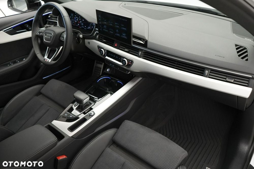 Audi A4 Limousine - 28