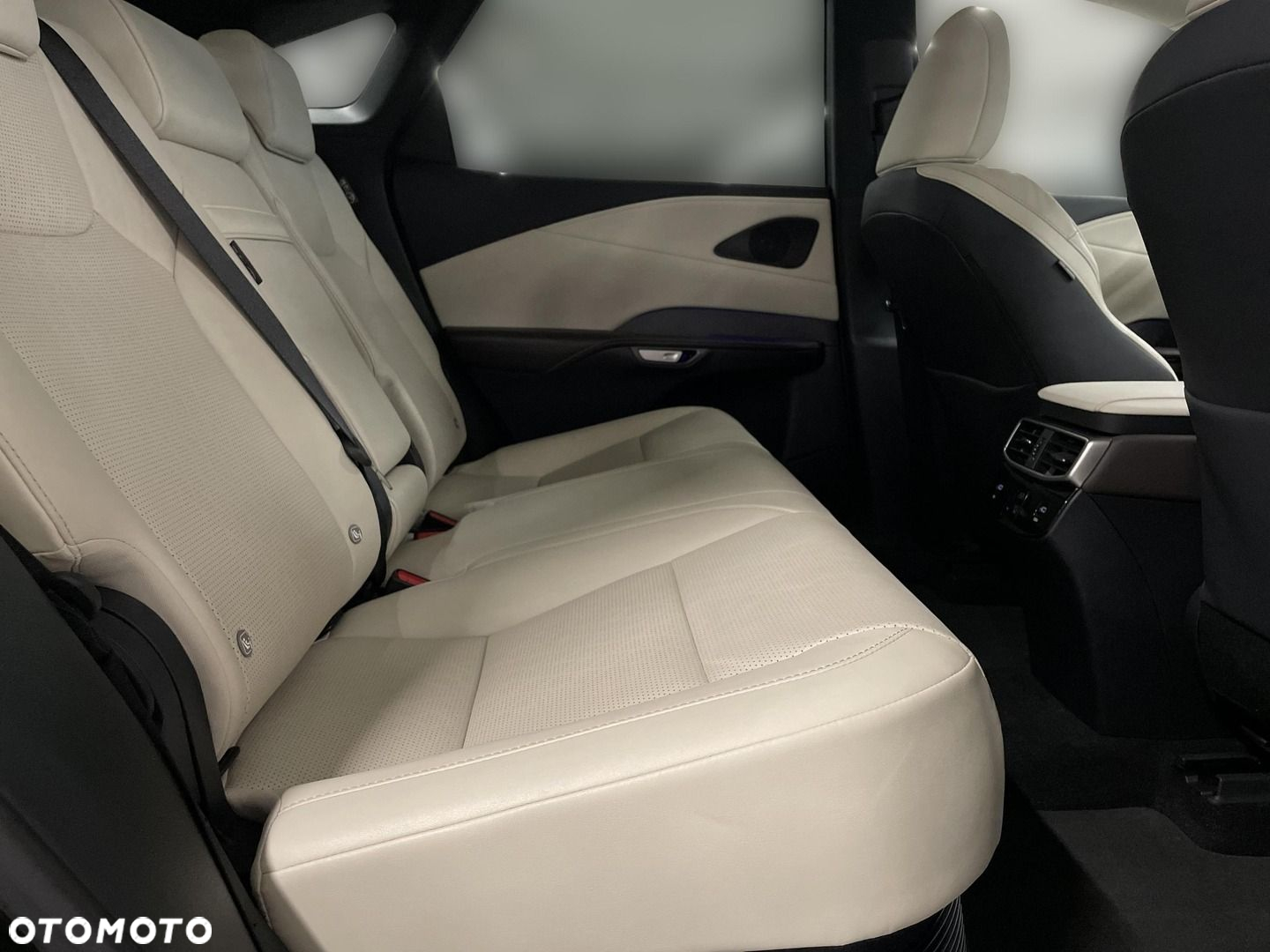 Lexus RX - 14