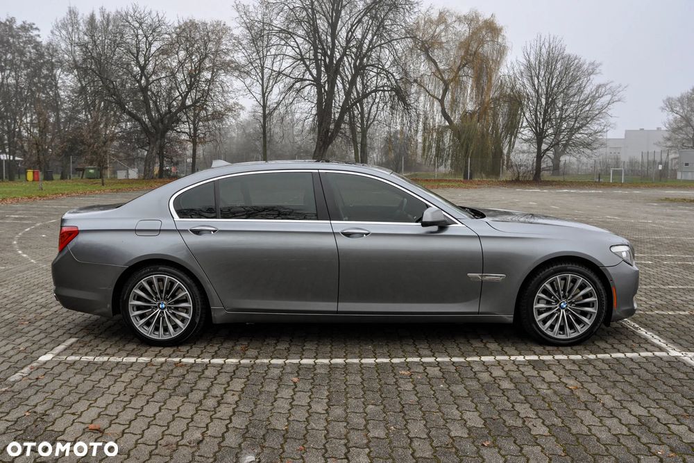 BMW Seria 7 750Li - 5