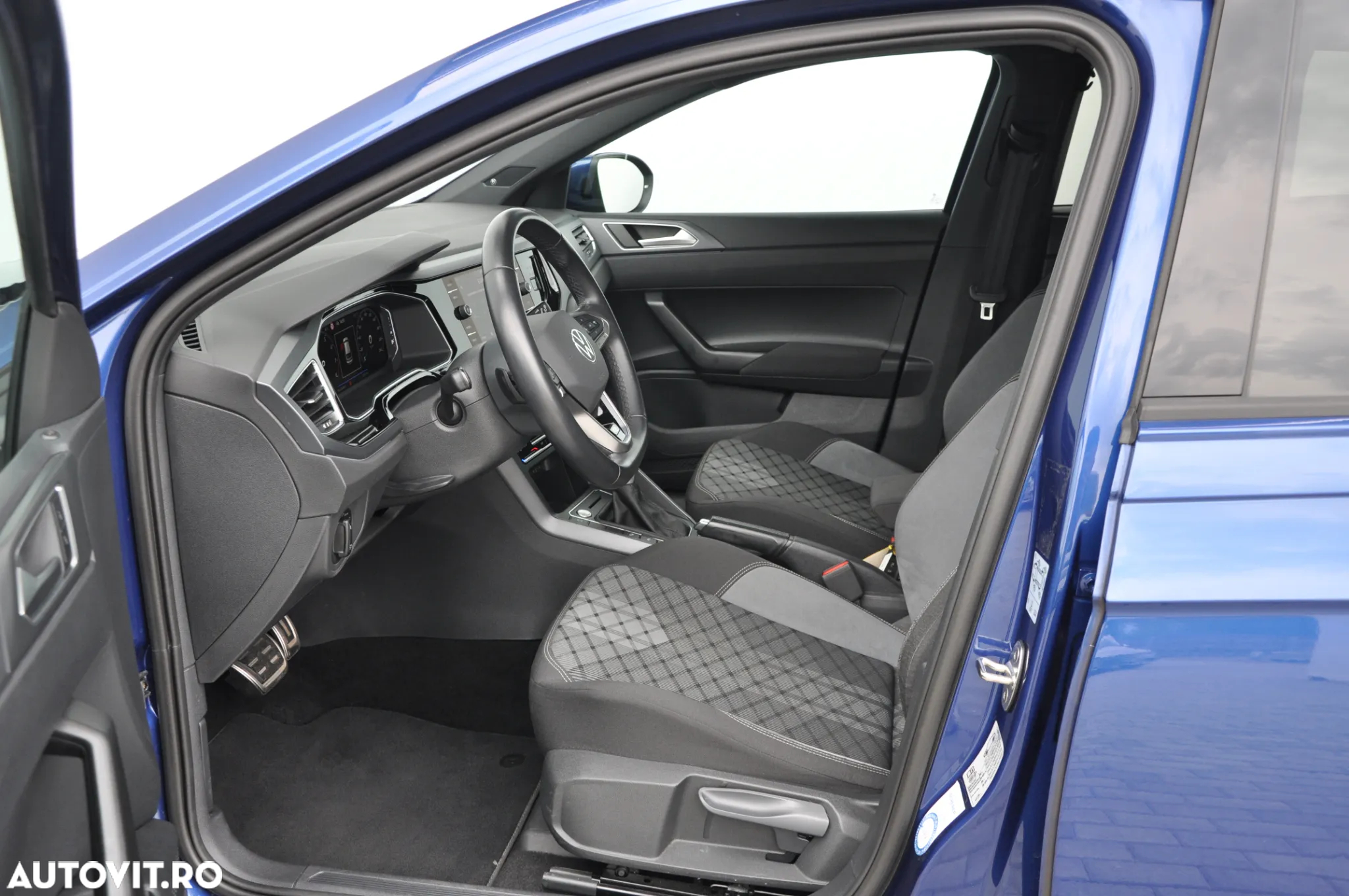 Volkswagen Taigo 1.5 TSI DSG R-Line - 12