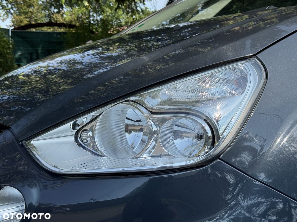 Ford S-Max - 11
