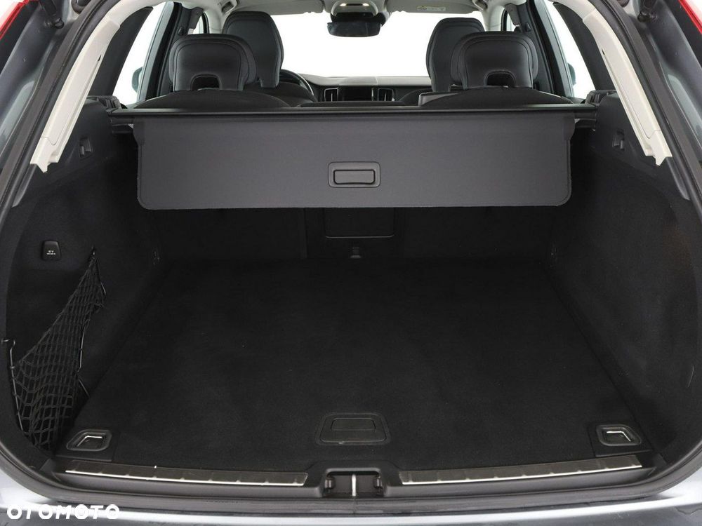 Volvo XC 60 B4 D AWD Momentum - 21
